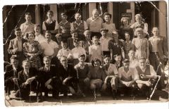More information about "Bedlington holiday group at Blackpool approx. 1948"