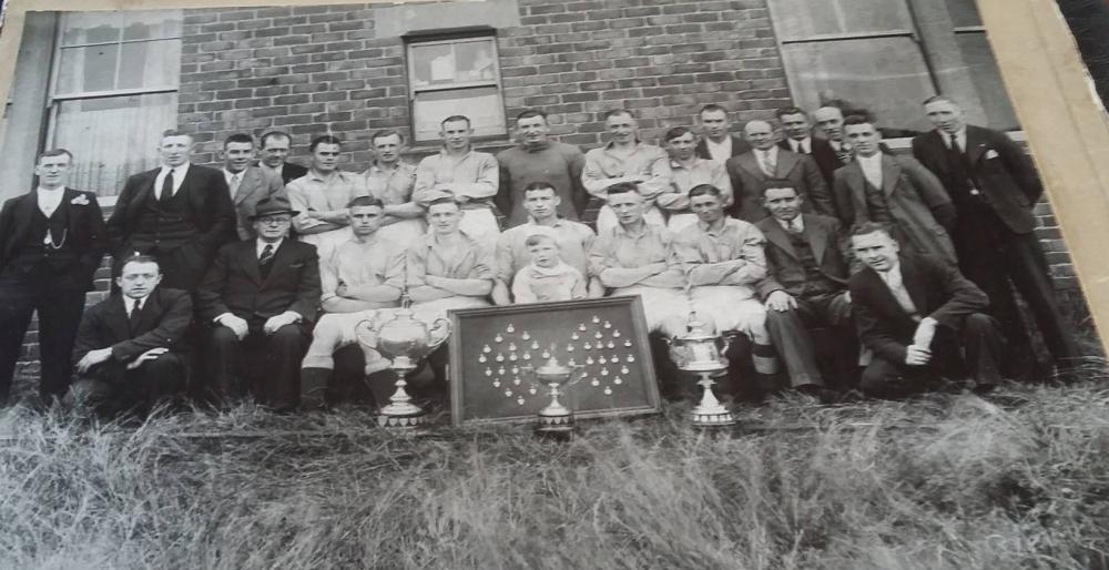 Netherton 1937 38 football team.jpg