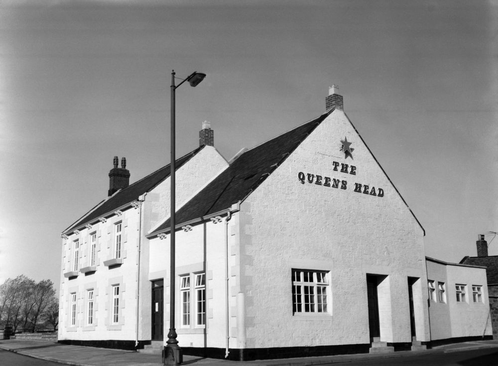 Queens Head was the Anvil Inn.jpg
